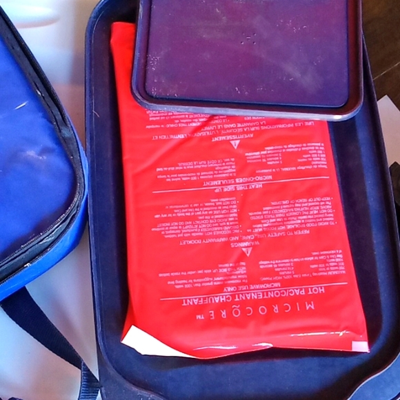 Pyrex Portable Dishware - Picture 3 of 3